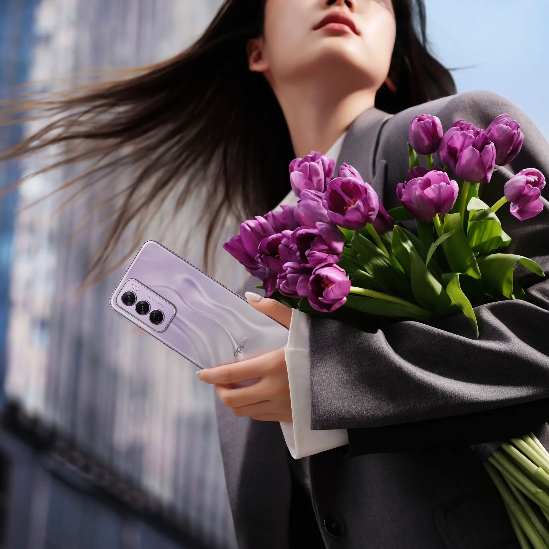 OPPO_Reno_12_Pro_Argent_Stellaire 04